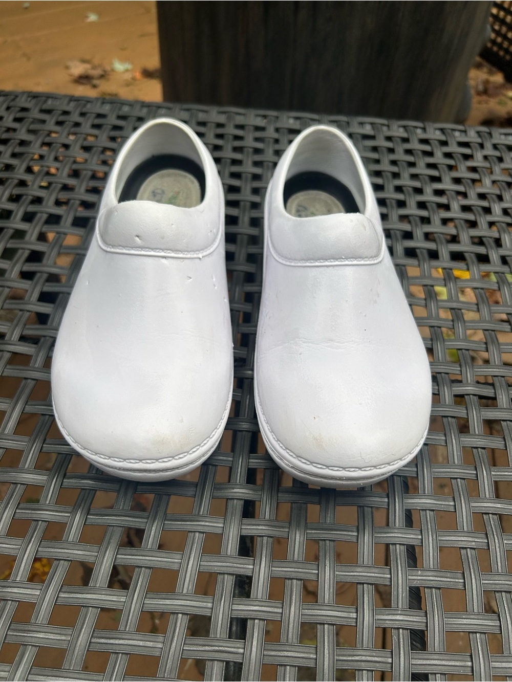 Landau comfort Slip-On nursing clogs white 7
